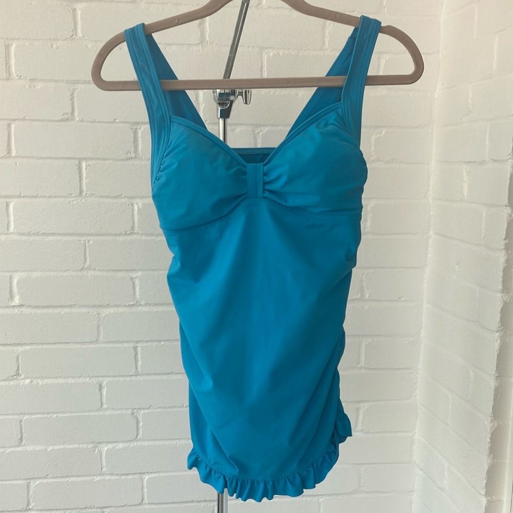 Land’s End size 8 Blue Swimsuit Top with ruffled hem and padded bra
